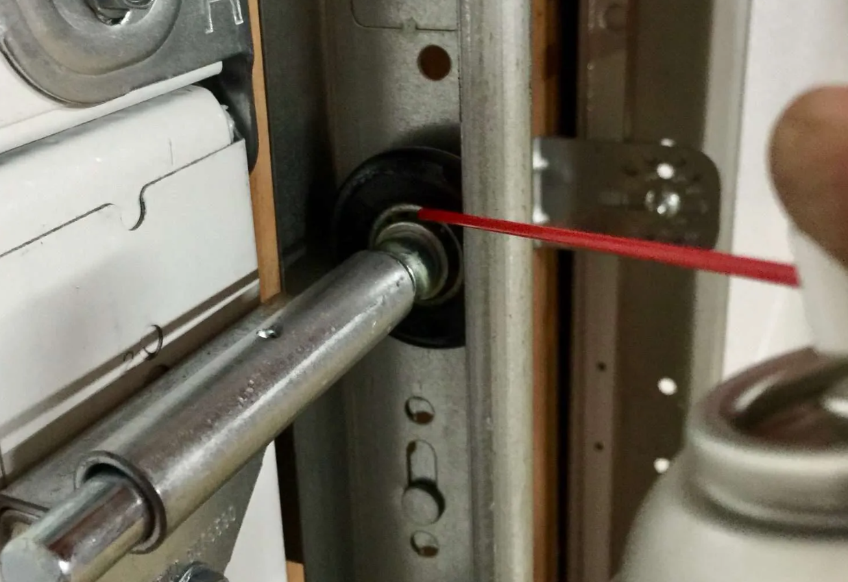 noisy garage door fi