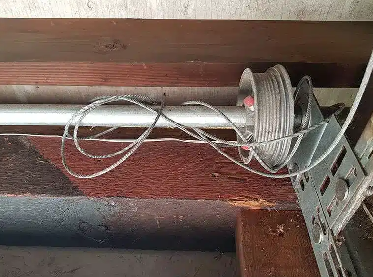garage door cable repair.